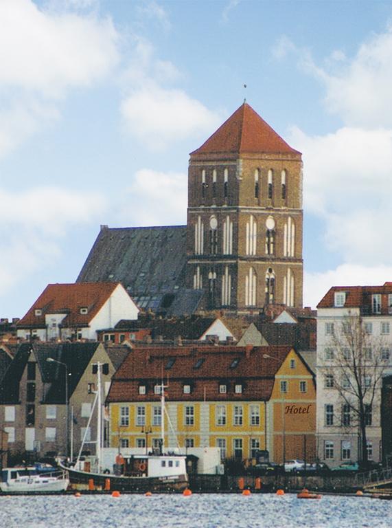 Hotel Altes Hafenhaus Rostock Chambre photo
