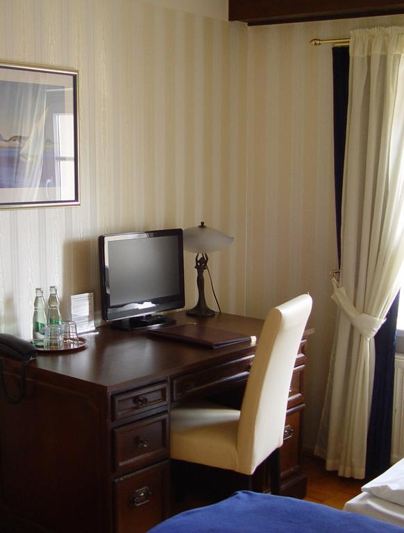 Hotel Altes Hafenhaus Rostock Extérieur photo