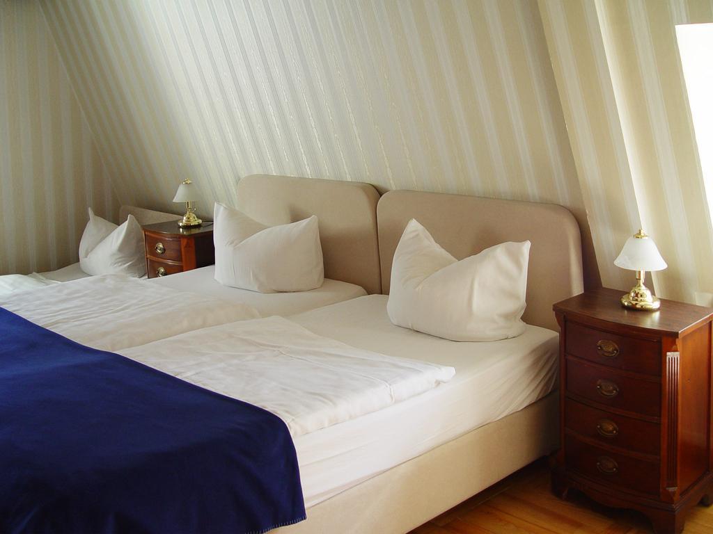 Hotel Altes Hafenhaus Rostock Chambre photo