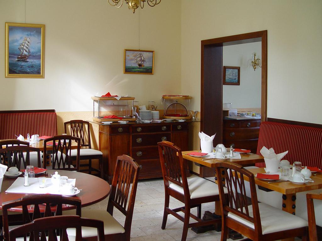 Hotel Altes Hafenhaus Rostock Extérieur photo